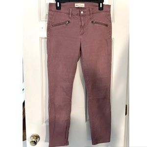 Dusty pink skinny pants with zip detail